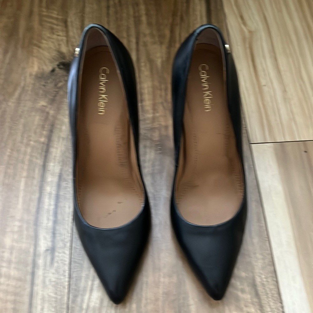 Black Calvin Klein size 5